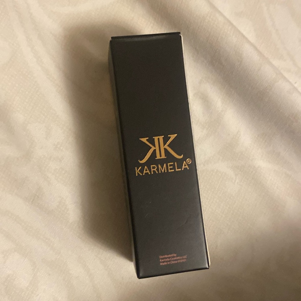 NIB Karmela Silk Matte Lipstick in Divine